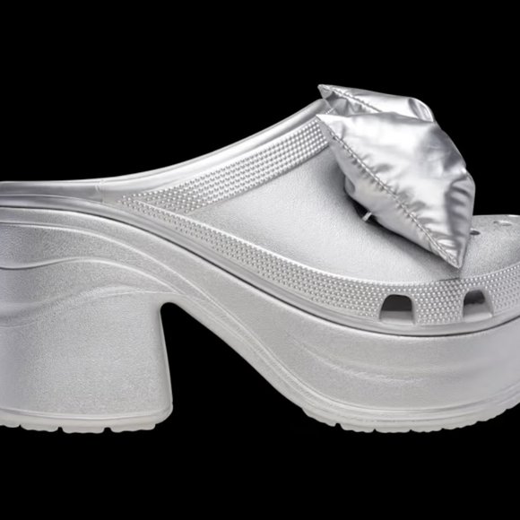 NEW. Siren Metallic Bow Clog - Picture 4 of 4